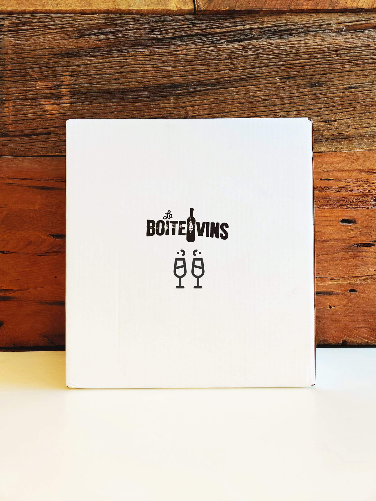 La Boîte à Vins. Spécialiste du vin du Québec. Caisse découverte de 6 vins festifs du Québec 🥂